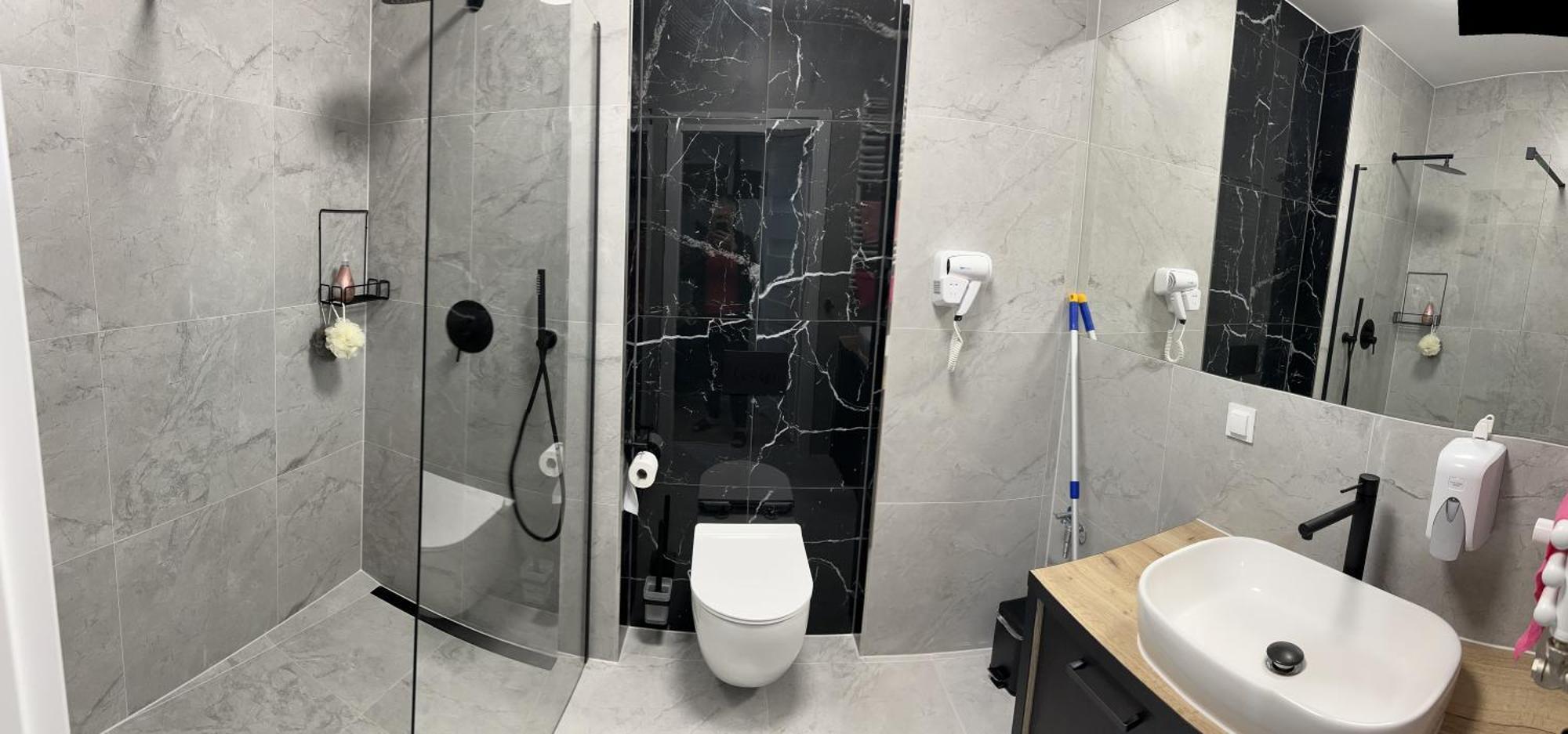 Lux Kasprowicza Z Basenem Silownia